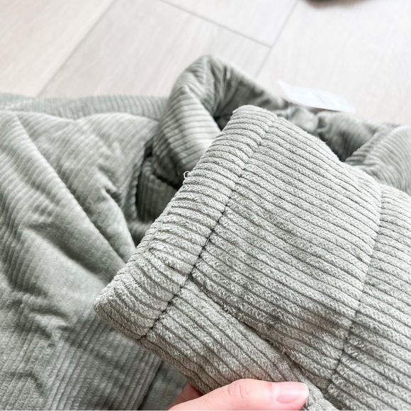 Pacsun Sage Green Corduroy Puffer - Picture 5 of 6